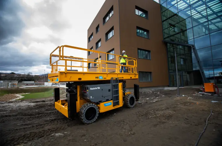 Plataforma tijera eléctrica 4x4 HS15E PRO